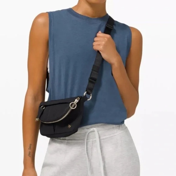 Lululemon All Night Festival Bag Micro🍋 - Picture 2 of 6